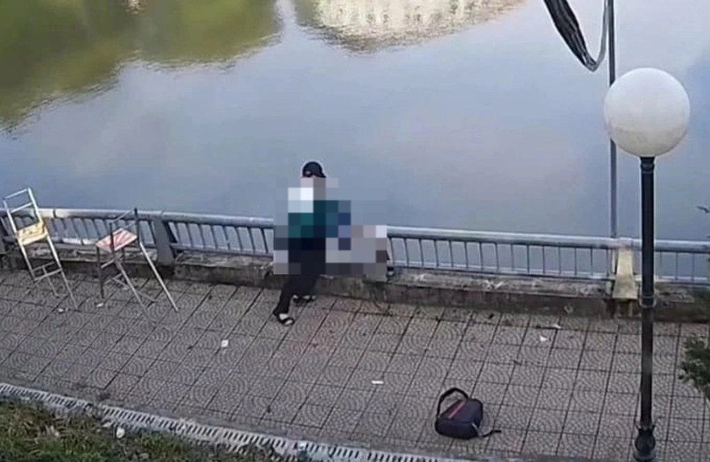 Bố nam sinh Lào Cai bị bạn hất xuống nước chia sẻ tình trạng của con - 1 Bố nam sinh Lào Cai bị bạn hất xuống nước chia sẻ tình trạng của con - 1