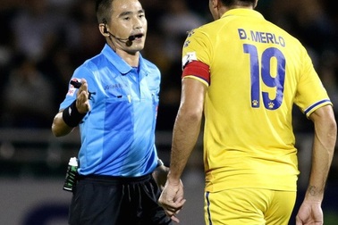 Trọng tài Mai Xuân Hùng bị tăng án phạt gấp đôi