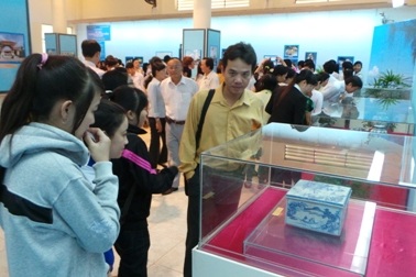 Triển lãm hàng trăm cổ vật thời Ung Chính trong con tàu đắm ở Cà Mau