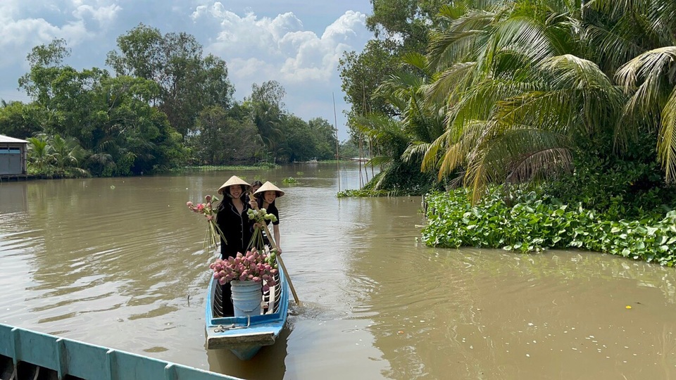 Á hậu Thúy An tự tay trang trí đám cưới ở quê nhà Kiên Giang - 12 Á hậu Thúy An tự tay trang trí đám cưới ở quê nhà Kiên Giang - 12