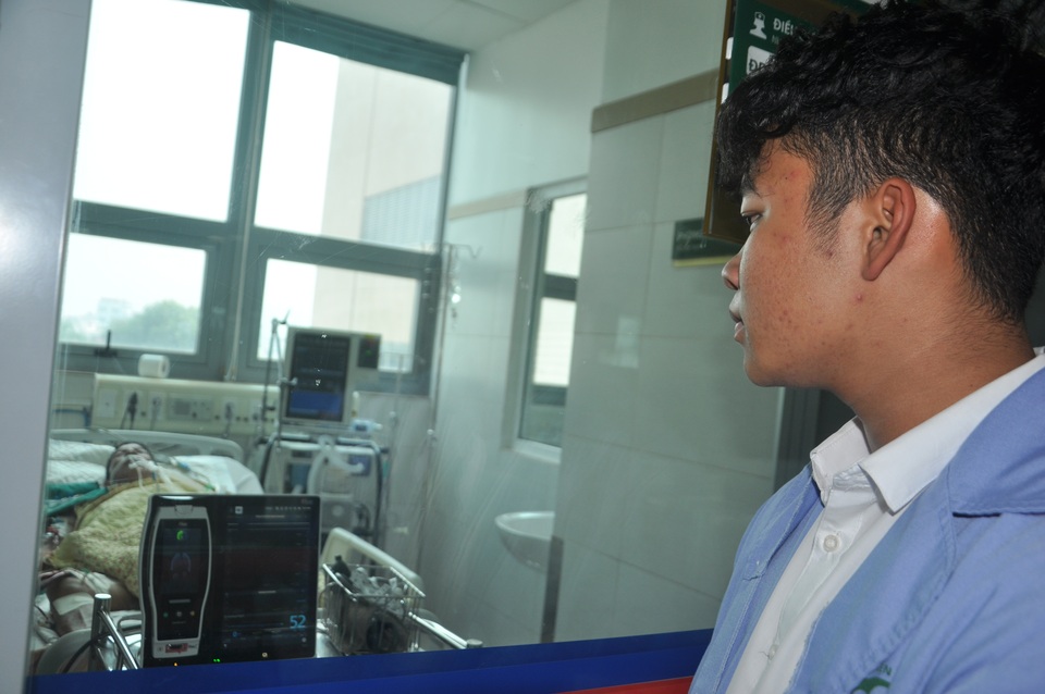 Xin các bác cứu bố cháu với, bố cháu sắp chết rồi ! - 4 Xin các bác cứu bố cháu với, bố cháu sắp chết rồi ! - 4