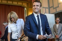 Tổng thống Pháp vượt qua “cuộc sát hạch” quan trọng