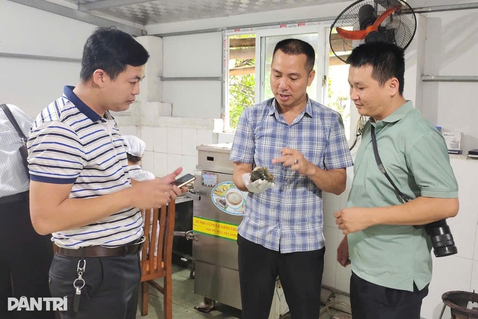 Làm ruốc cá rô tiến vua bán Tết giúp người đàn ông đổi đời - 2 Làm ruốc cá rô tiến vua bán Tết giúp người đàn ông đổi đời - 2