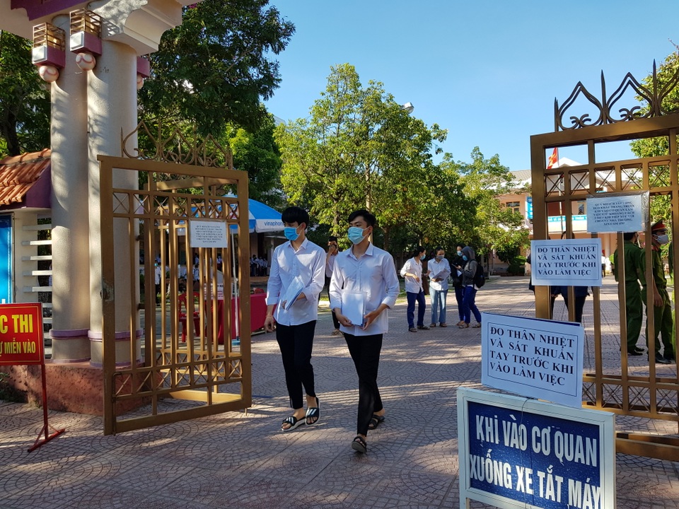 Chỉ mặt đặt tên những câu hỏi môn Toán khiến thí sinh khóc ròng - 19 Chỉ mặt đặt tên những câu hỏi môn Toán khiến thí sinh khóc ròng - 19