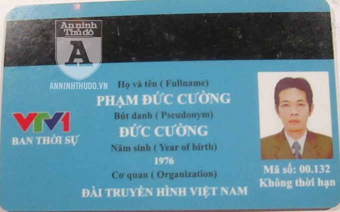 Mang thẻ nhà báo “rởm”  đến xin công an bỏ qua lỗi vi phạm cho người quen 