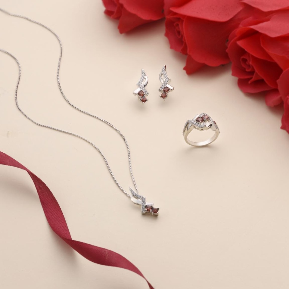 Khơi may mắn đón tài lộc cùng đá Garnet thạch lựu ngọc - 1 Khơi may mắn đón tài lộc cùng đá Garnet thạch lựu ngọc - 1