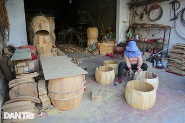Về nơi làm chiếc trống to nhất Việt Nam, cả làng đục đẽo từ sáng đến đêm