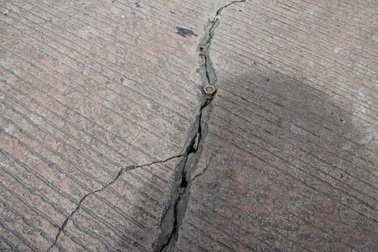 Ghi nhận đường hỏng, phóng viên bị đe dọa