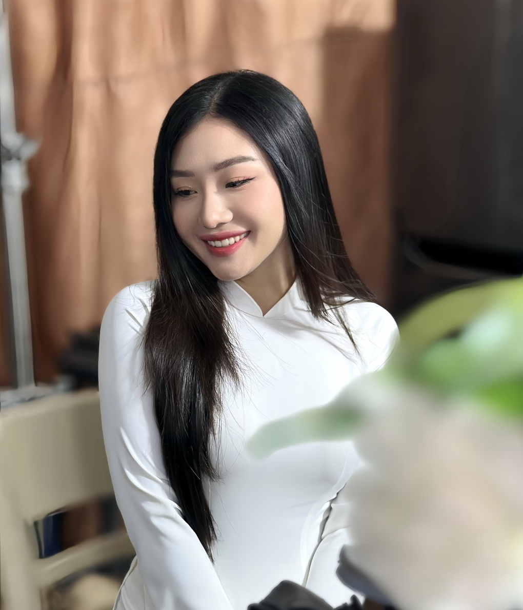 Quán quân Giọng ca vàng bolero: Chật vật kiếm tiền, ở nhà thuê, đi xe ôm - 2 Quán quân Giọng ca vàng bolero: Chật vật kiếm tiền, ở nhà thuê, đi xe ôm - 2