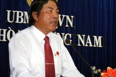 Khi Đà Nẵng bị “tuýt còi” vi hiến