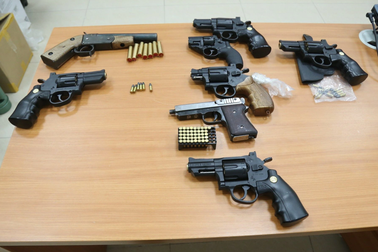 Tạm giữ 3 người trong đường dây chế tạo, mua bán súng quân dụng