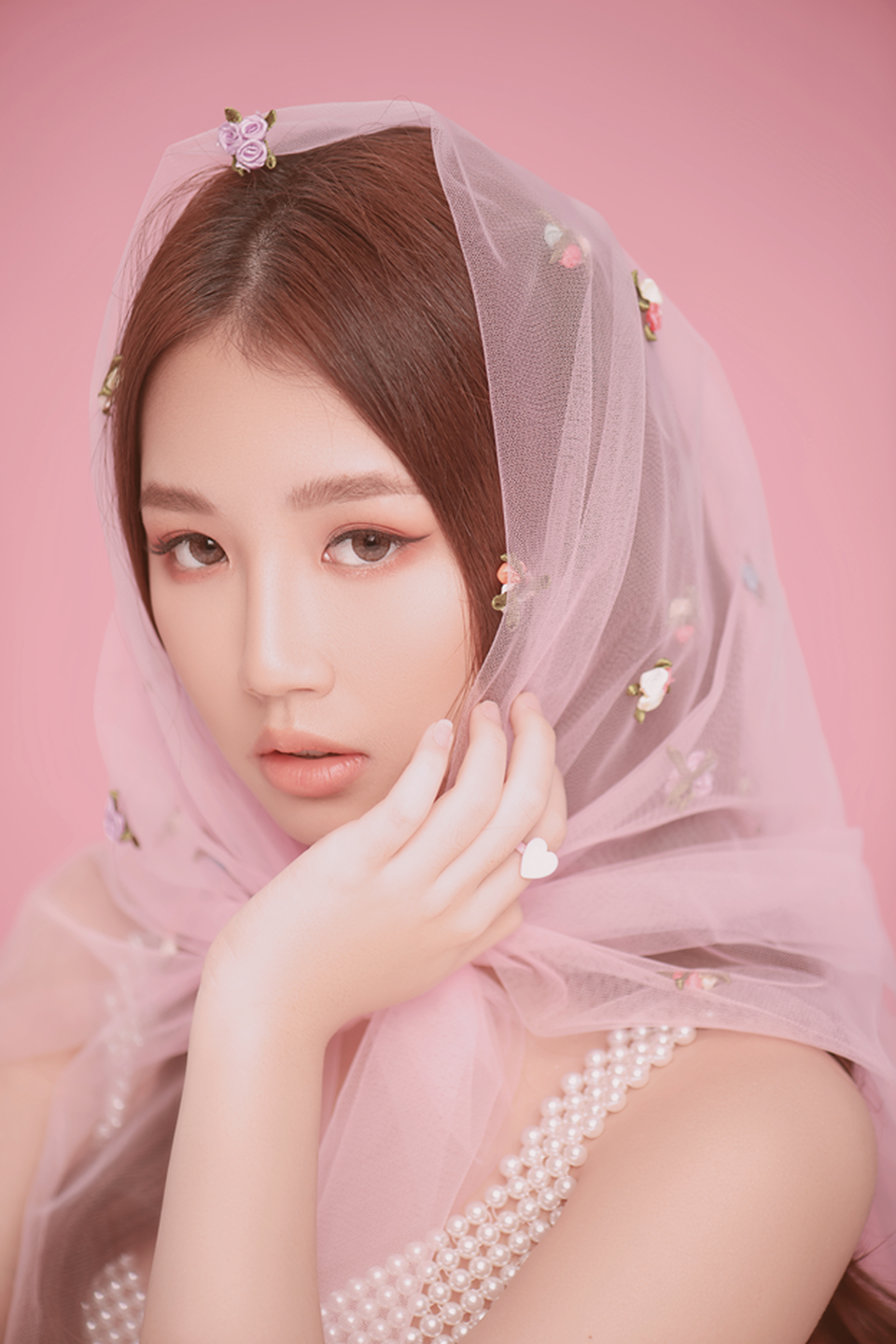 Hoàng Thùy Linh “đối đầu” Rapper Binz - 6 Hoàng Thùy Linh “đối đầu” Rapper Binz - 6