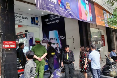 Nhật Cường Mobile bị khám xét: Ông chủ Bùi Quang Huy im tiếng, không xuất hiện