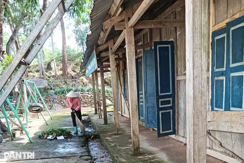 Điểm trường Huổi Quang 1, bếp ăn tạm bợ, chỗ ngủ lạnh lưng - 4 Điểm trường Huổi Quang 1, bếp ăn tạm bợ, chỗ ngủ lạnh lưng - 4