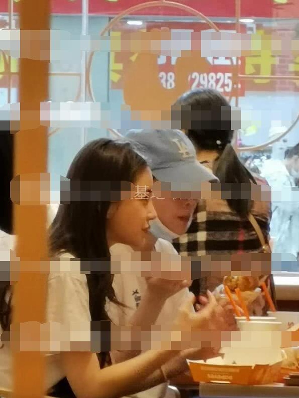 Angelababy đưa con đi chơi, thiếu vắng ông xã Huỳnh Hiểu Minh - 3 Angelababy đưa con đi chơi, thiếu vắng ông xã Huỳnh Hiểu Minh - 3