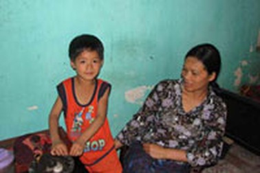 Đóng cửa lớp mầm non, trẻ ra... mương chơi