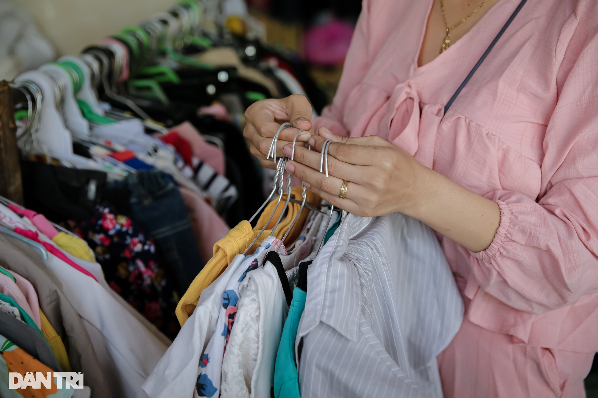 Gian hàng 0 đồng giúp người nghèo shopping thả ga - 8 Gian hàng 0 đồng giúp người nghèo shopping thả ga - 8