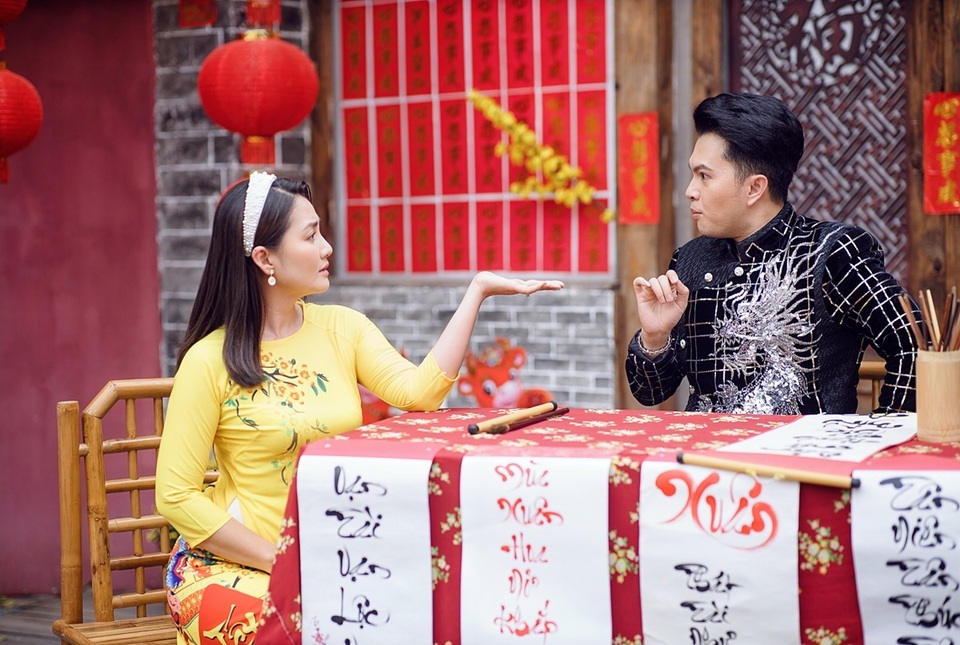 Ngọc Lan lần đầu làm ca sĩ, diễn hài cùng Nam Cường - 3 Ngọc Lan lần đầu làm ca sĩ, diễn hài cùng Nam Cường - 3