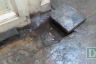 Con ngõ hễ mưa là ngập, dân “tố” công trình xây dựng làm hỏng cống