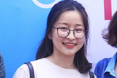 Những gương mặt sinh viên tươi tắn của ĐH Kinh tế trong Ngày hội việc làm