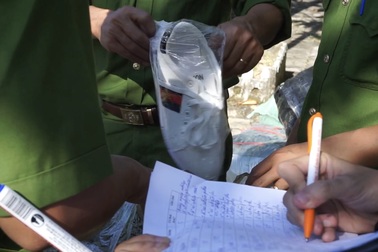 Liên tiếp bắt xe chở giày dép, mỹ phẩm không chứng từ ở Đà Nẵng