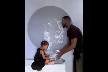 Họa sĩ gây ấn tượng với kiểu vẽ tranh độc đáo