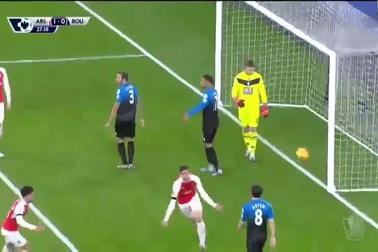 Nhìn lại chiến thắng đưa Arsenal lên ngôi đầu bảng