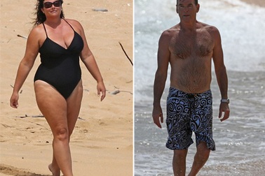 Vợ của “điệp viên” Pierce Brosnan khoe dáng trên biển 