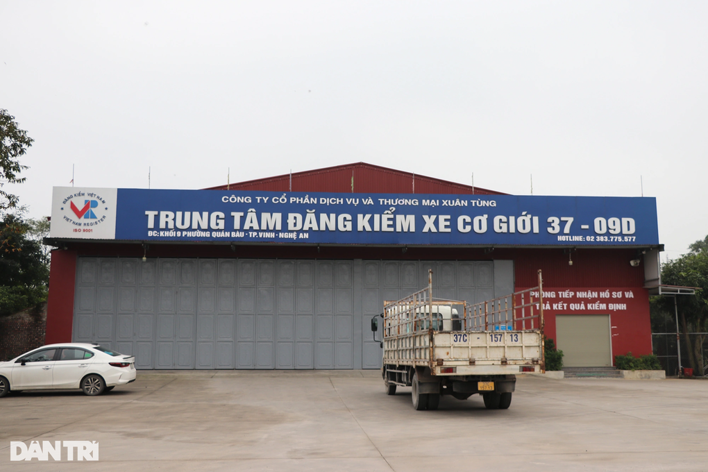 Thêm một trung tâm đăng kiểm xe cơ giới tại Nghệ An bị khám xét - 1 Thêm một trung tâm đăng kiểm xe cơ giới tại Nghệ An bị khám xét - 1