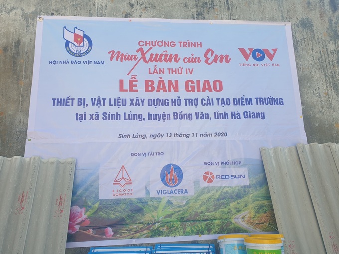 Chương trình “Mùa xuân của em" lần thứ IV Chắp cánh ước mơ cho học sinh nghèo vùng cao
- Ảnh 1. Chương trình “Mùa xuân của em" lần thứ IV Chắp cánh ước mơ cho học sinh nghèo vùng cao
- Ảnh 1.