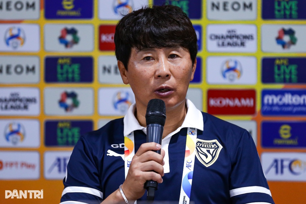 HLV Bandovic chia sẻ về nguyên nhân Hà Nội FC thua đậm Pohang Steelers - 2 HLV Bandovic chia sẻ về nguyên nhân Hà Nội FC thua đậm Pohang Steelers - 2