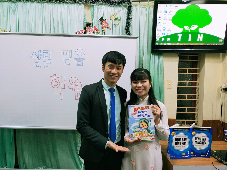 Mukbang 1200 từ vựng tiếng Hàn: Bộ sách học được nhiều trung tâm gợi ý cho học viên - 4 Mukbang 1200 từ vựng tiếng Hàn: Bộ sách học được nhiều trung tâm gợi ý cho học viên - 4