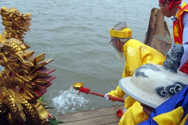 Rước nước sông Hồng