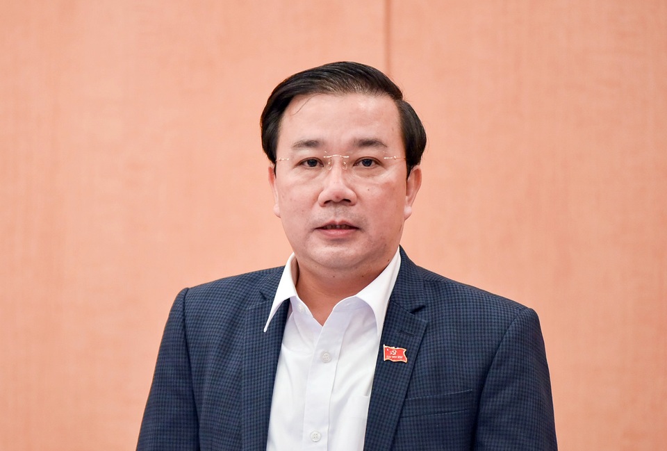 Hà Nội: Phong tỏa rộng thì an toàn cho cán bộ nhưng khổ dân! - 1 Hà Nội: Phong tỏa rộng thì an toàn cho cán bộ nhưng khổ dân! - 1