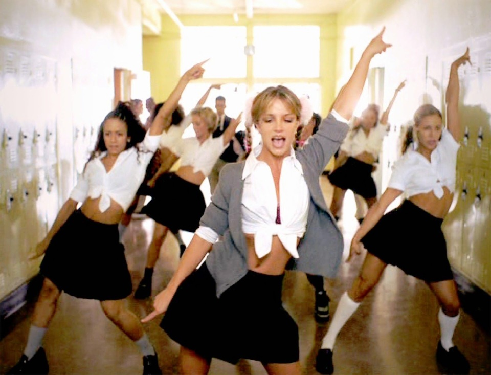 Britney Spears là nữ nghệ sĩ “chào sân” xuất sắc nhất mọi thời đại - 2 Britney Spears là nữ nghệ sĩ “chào sân” xuất sắc nhất mọi thời đại - 2