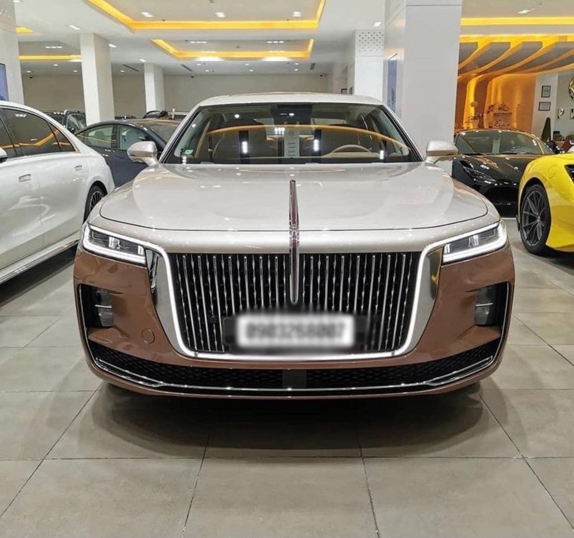 Ô tô Trung Quốc Hongqi H9 được thét giá 9 tỷ đồng tại Hà Nội - 3 Ô tô Trung Quốc Hongqi H9 được thét giá 9 tỷ đồng tại Hà Nội - 3