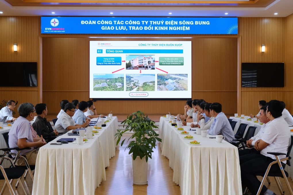 Thủy điện Buôn Kuốp và Thủy điện Sông Bung trao đổi kinh nghiệm, nâng hiệu quả vận hành - 1 Thủy điện Buôn Kuốp và Thủy điện Sông Bung trao đổi kinh nghiệm, nâng hiệu quả vận hành - 1