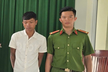Xem Facebook thấy vợ uống bia và nhảy múa với bạn, chồng châm lửa đốt nhà
