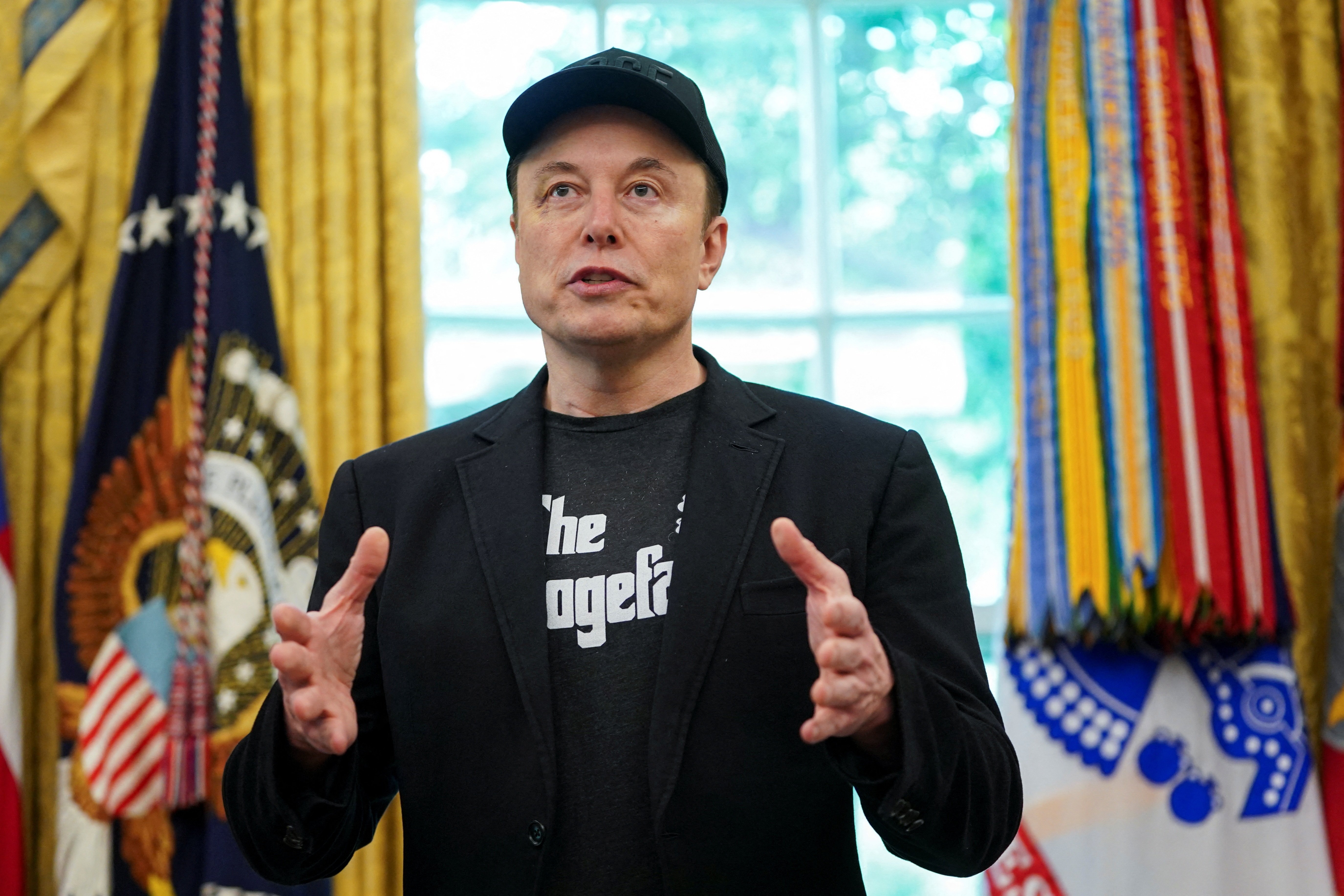 Tỷ phú Elon Musk kêu gọi lập đảng mới ở Mỹ - 1