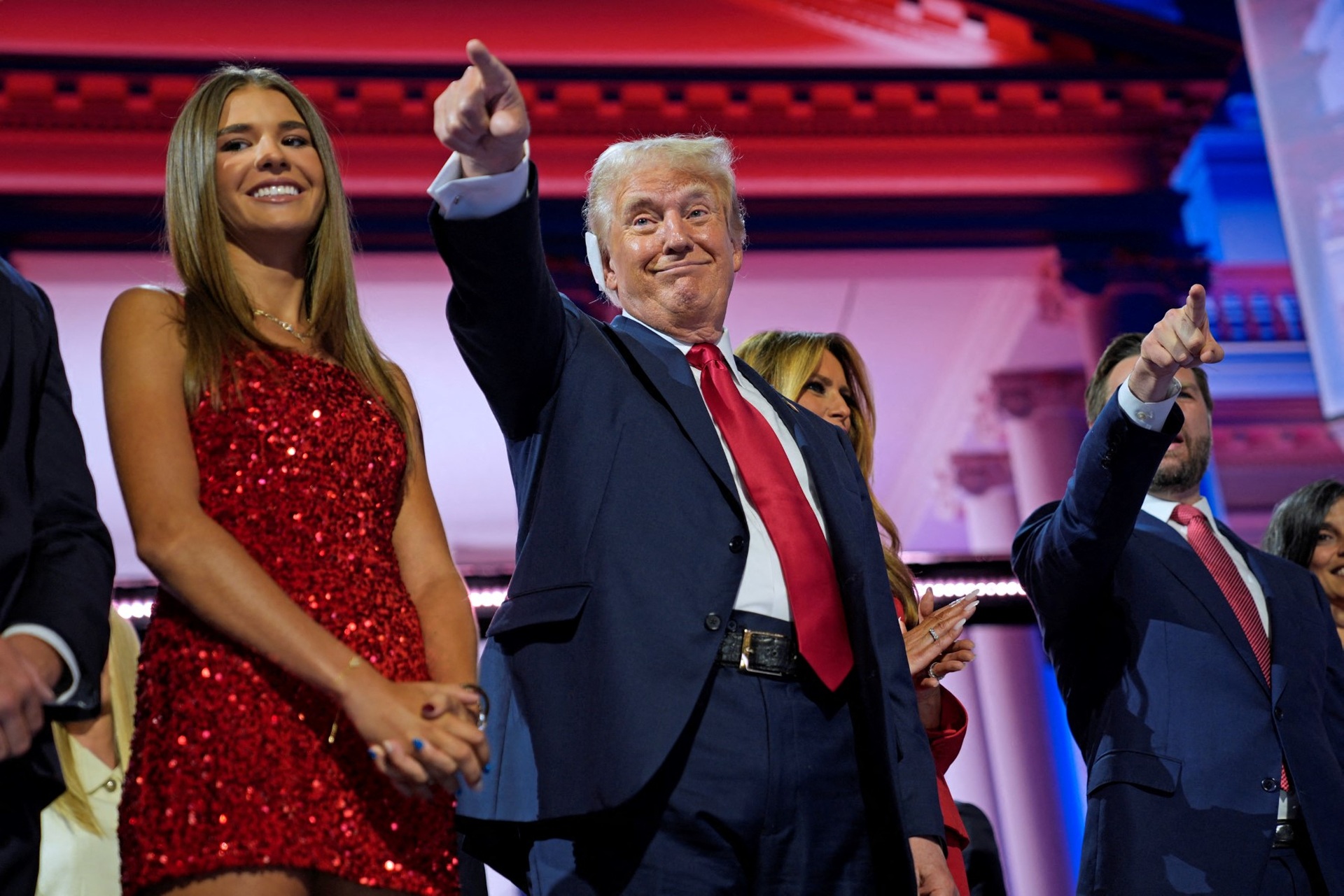Ông Trump sẽ trở lại Nhà Trắng sau chiến thắng lịch sử - 8 Ông Trump sẽ trở lại Nhà Trắng sau chiến thắng lịch sử - 8