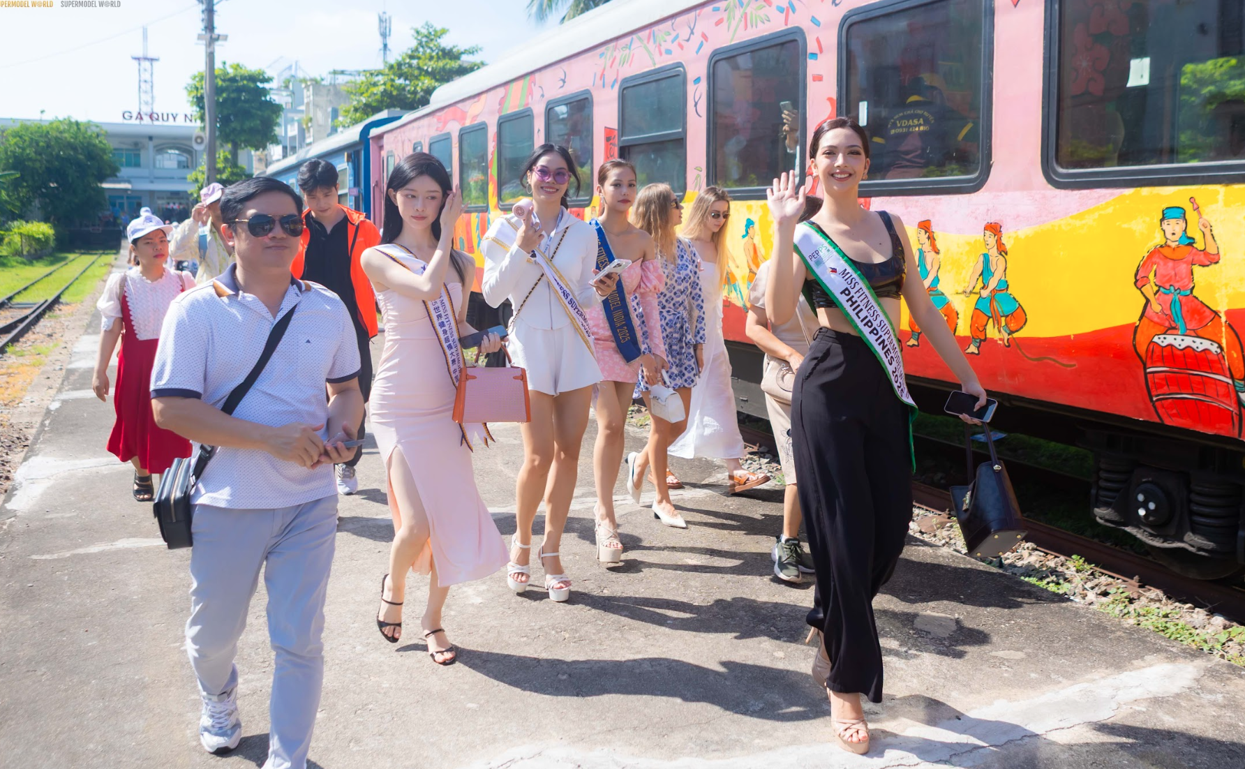 Top 36 siêu mẫu thể hình thế giới tham quan thành phố biển Quy Nhơn - 9 Top 36 siêu mẫu thể hình thế giới tham quan thành phố biển Quy Nhơn - 9