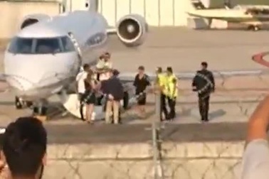 C.Ronaldo đáp máy bay cá nhân xuống Turin