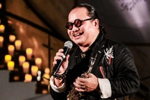 Nghệ sĩ saxophone Trần Mạnh Tuấn vẫn hôn mê sau một tuần nhập viện