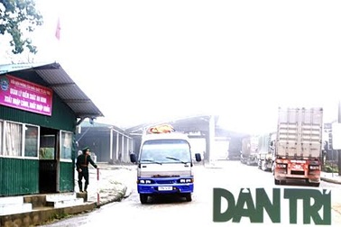 Nhọc nhằn đường lên cửa khẩu Cầu Treo