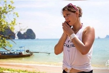 Cặp đôi “làm phim bom tấn” tái tạo các cảnh phim nổi tiếng