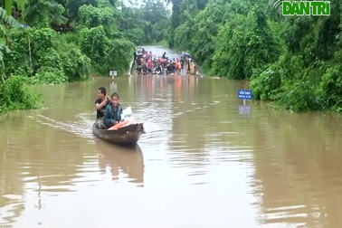 Nước dâng cao gây ngập lụt nhiều nơi tại huyện miền núi Quảng Trị