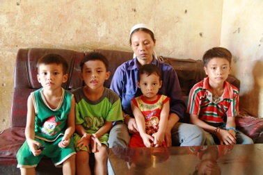 "Lúc còn sống, chồng tôi bảo "đông con, đông của", có ai ngờ... !"