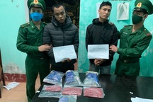 Bắt quả tang 2 đối tượng vận chuyển hơn 5.000 viên ma túy