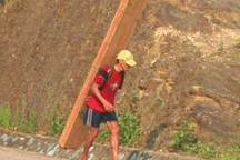 Thương lái Trung Quốc lùng gỗ quý ở miền Trung