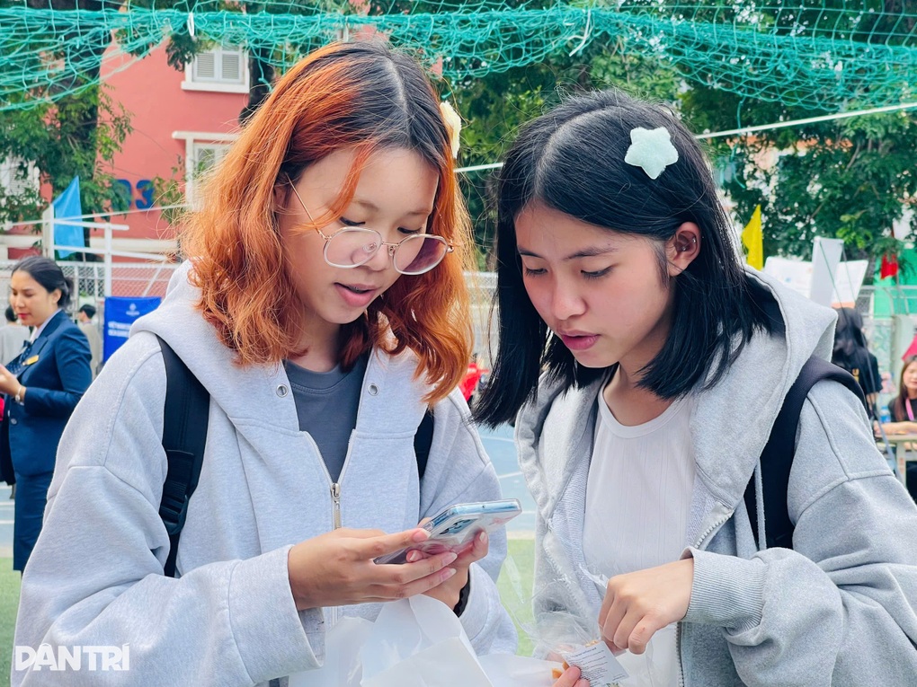 Ngành nghề khối xã hội đang lép vế với kinh tế, ngân hàng? - 1